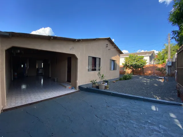 CASA À VENDA NO TANCREDO NEVES EM CAMBIRA.